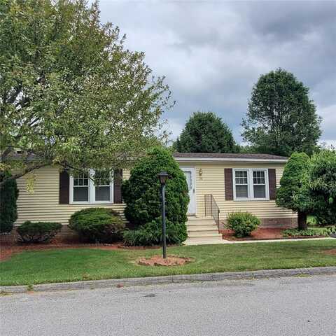 14 Perry Road, Hyde Park, NY 12538