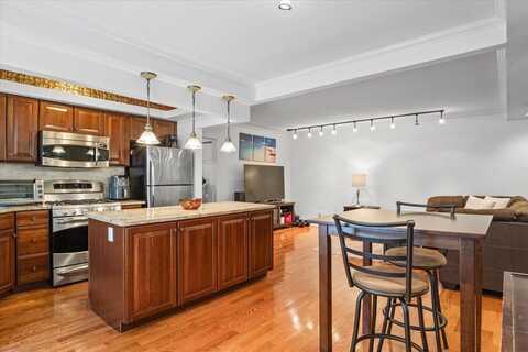 81 Edwards Street, Roslyn Heights, NY 11577