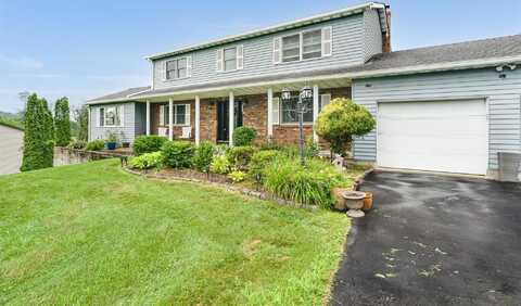 108 Beyer Drive, Poughquag, NY 12570