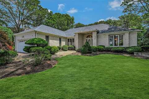 41 Somerset Drive, Holbrook, NY 11741