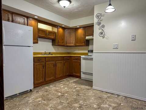 2008 Forest Hills Dr. Apt 5, Elton, PA 15934