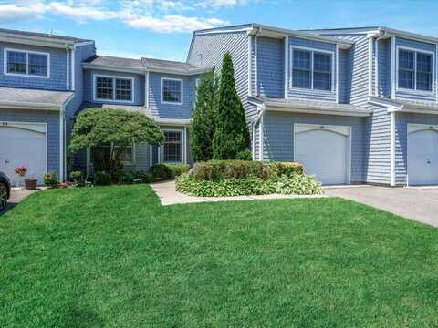 55 Lakebridge Drive S, Kings Park, NY 11754