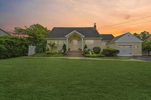 276 N Utica Avenue, Massapequa, NY 11758