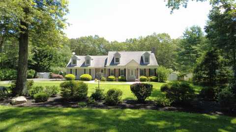 9 Deerfield Drive, Wading River, NY 11792
