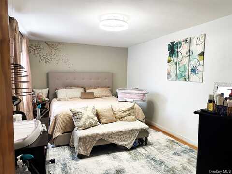 530 Dubois Avenue, Valley Stream, NY 11581