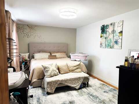 530 Dubois Avenue, Valley Stream, NY 11581