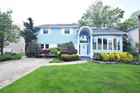 38 Loretta Drive, Syosset, NY 11791