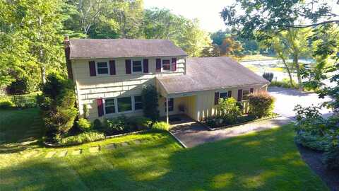 8 Scout Trail, Ridge, NY 11961