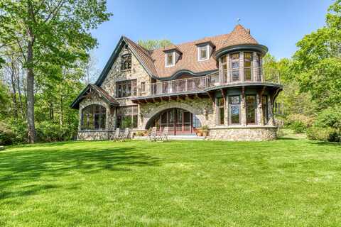 7 Central Landing Road, Chebeague Island, ME 04017