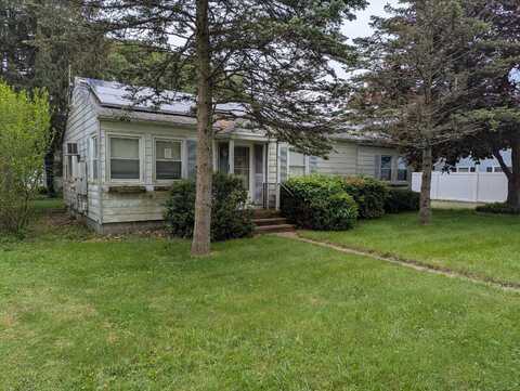 52 Chalker Beach Road, Old Saybrook, CT 06475