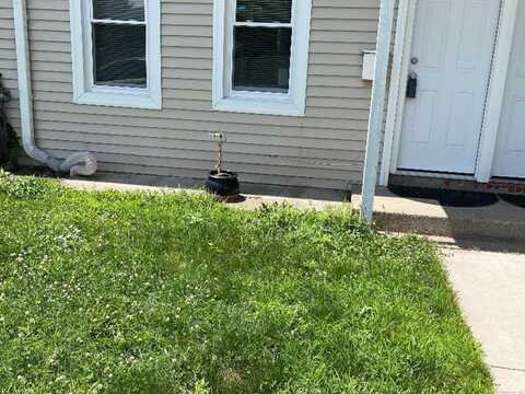 28 Spring Street, Enfield, CT 06082