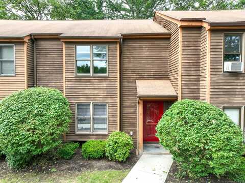 10 Cianci Avenue, Plainville, CT 06062