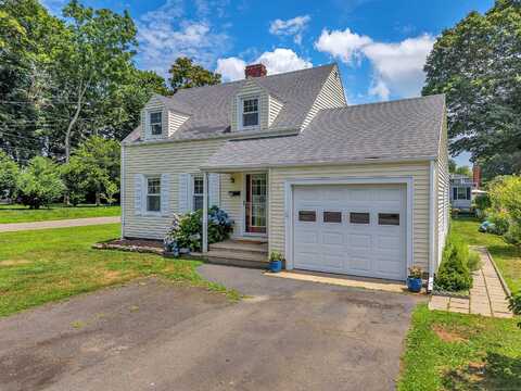 18 Lynde Street, Old Saybrook, CT 06475