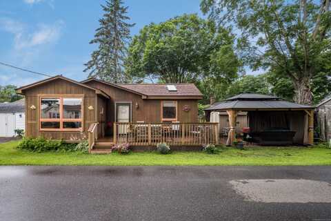 76 South Street, Madison, CT 06443