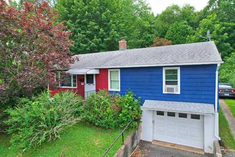 211 Pembroke Avenue, Waterbury, CT 06704