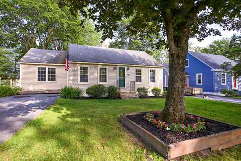 28 Colonial Road, Westbrook, ME 04092