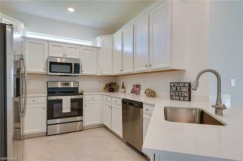 2620 Vine, NAPLES, FL 34120