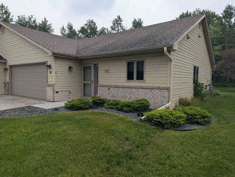 332 Hickory St, Duluth, MN 55811