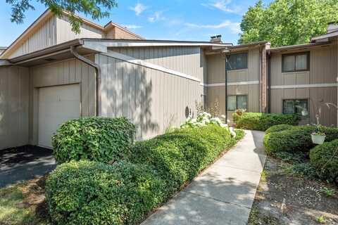 29w440 Emerald Green Drive, Warrenville, IL 60555