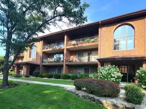11009 Stony Creek Drive, Palos Hills, IL 60465
