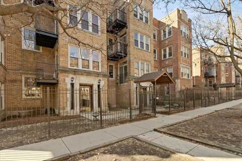 1637 W Pratt Boulevard, Chicago, IL 60626