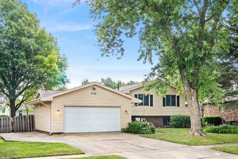 1219 Nicki Drive, Bloomington, IL 61704