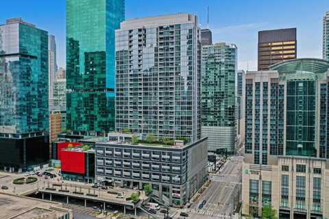 240 E Illinois Street, Chicago, IL 60611