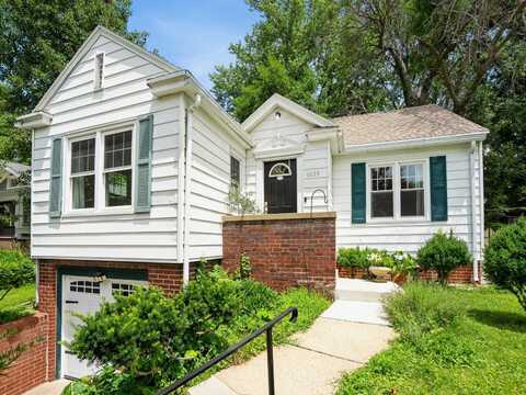 1655 Northwest Drive, Des Moines, IA 50310