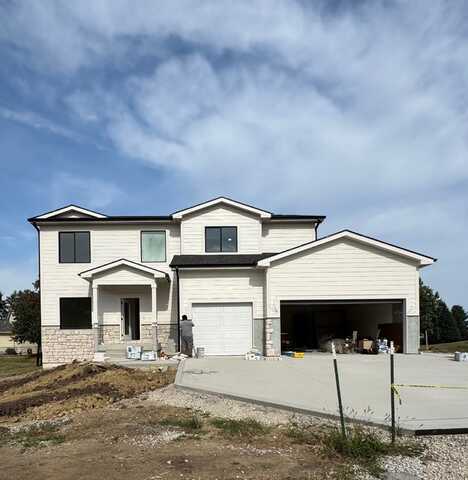 4726 Hillsdale Drive, Urbandale, IA 50322