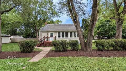 331 Charlotte Avenue, Crystal Lake, IL 60014