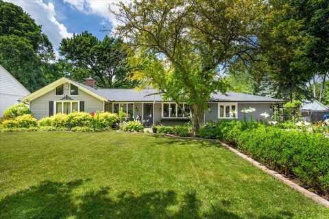 911 S 7th Street, Saint Charles, IL 60174