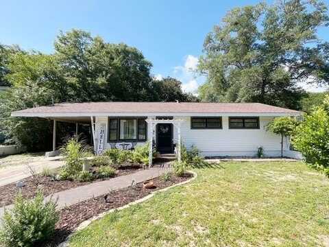 332 Chicago Avenue, Valparaiso, FL 32580