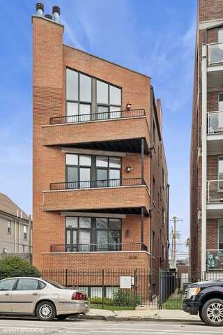 2438 N Clybourn Avenue, Chicago, IL 60614