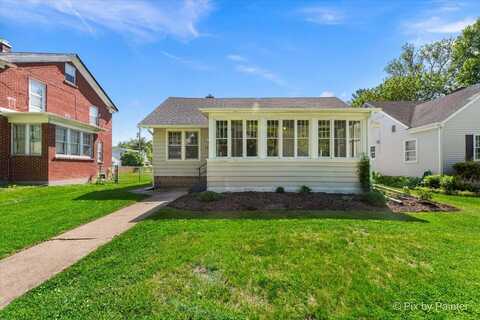 1020 S 4th Street, Saint Charles, IL 60174