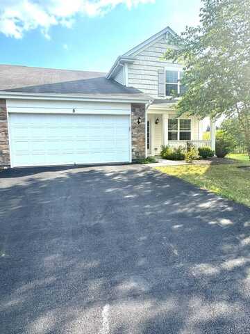 5 Boathouse Road, Pingree Grove, IL 60140