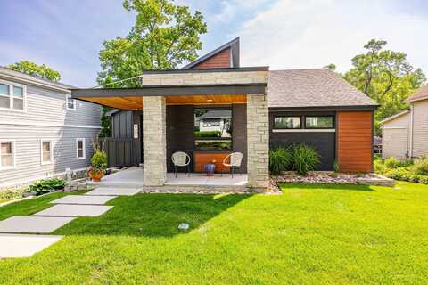 5401 Carpenter Street, Downers Grove, IL 60515