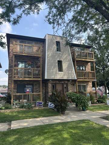 6700 W 64th Place, Chicago, IL 60638