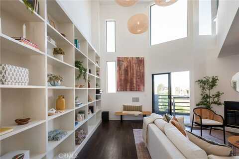 1830 N Alvarado Street, Los Angeles, CA 90026