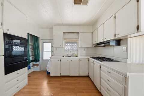 1380 W Florida, Hemet, CA 92543