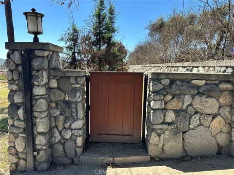 416 E Altadena Drive, Altadena, CA 91001