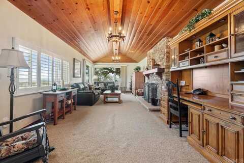 1480 Round Potrero Rd, Potrero, CA 91963