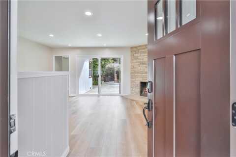 21032 Cantara Street, Canoga Park, CA 91304
