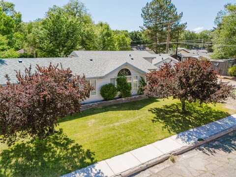 222 8th Street, Carlin, NV 89822
