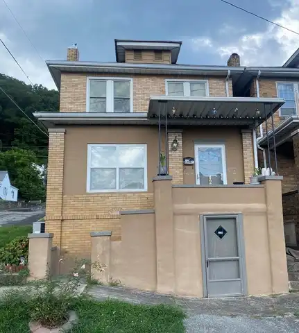 42 6th, Williamson, WV 25661