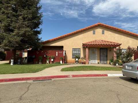 1405 Cypress Avenue E, Reedley, CA 93654