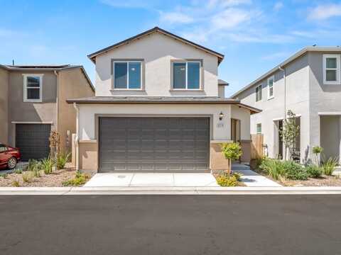 6274 Riesling Drive E, Fresno, CA 93727