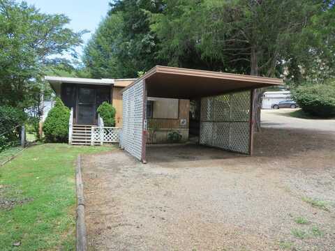 144 Maples Park Drive, Franklin, NC 28734