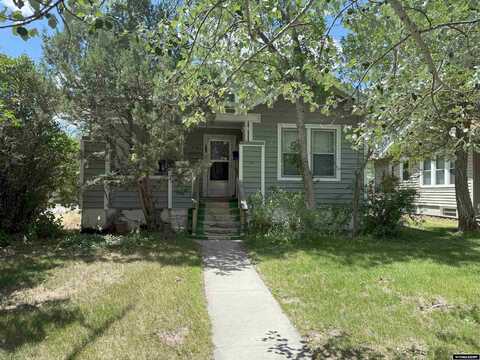 314 N 6th St E, Riverton, WY 82501