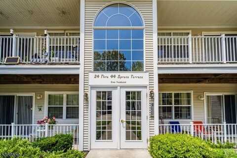 44 Spruce Ter, Mount Arlington, NJ 07856