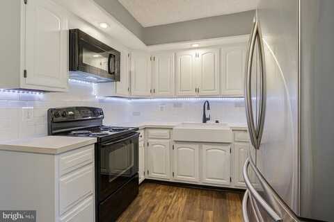 29 VIVIDLEAF LANE, LEVITTOWN, PA 19054